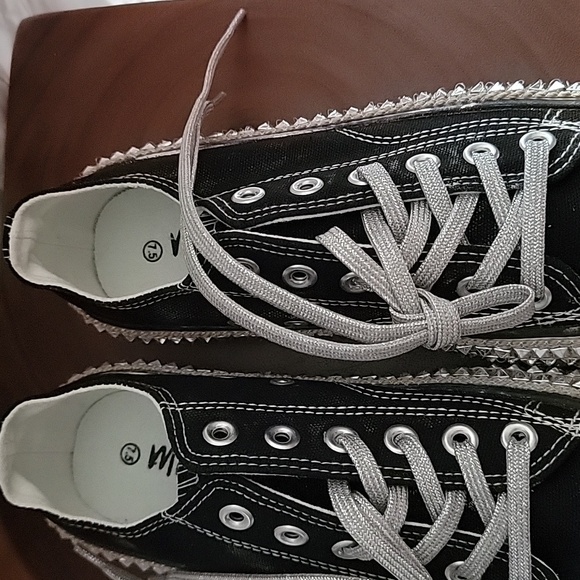 Mi.iM Billie Black Studded Lowtop sneakers 7.5 NWT - Picture 4 of 10